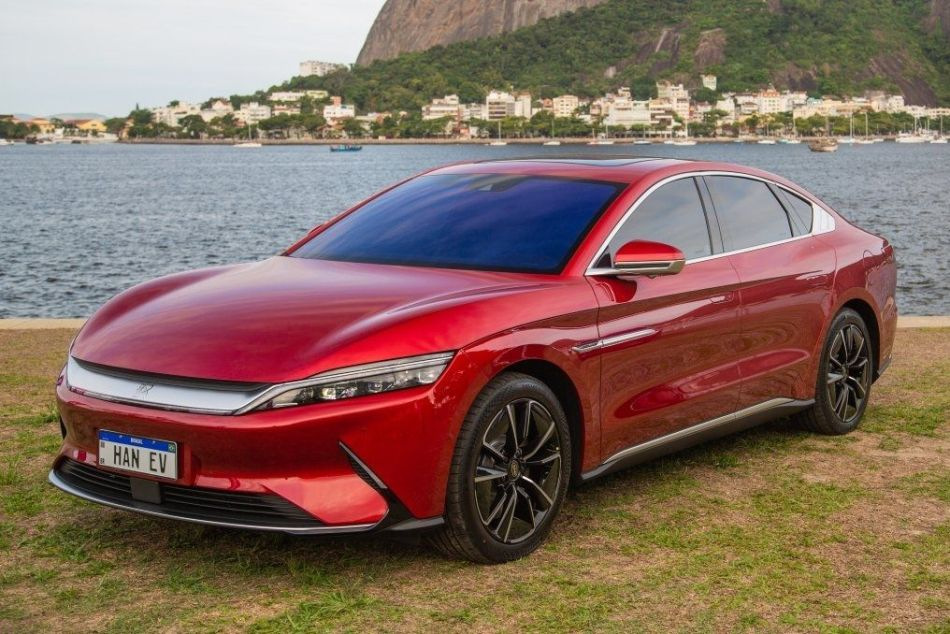 BYD Han EV elektriskā flagmaņa sedana apskats