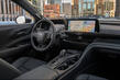 Toyota Crown kros-sedana apskats foto 5