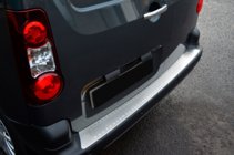 Peugeot Partner Tepee 2008–2018 Aizmugurējā bufera uzlikas OmsaLine (nerūsējošais tērauds) foto 2