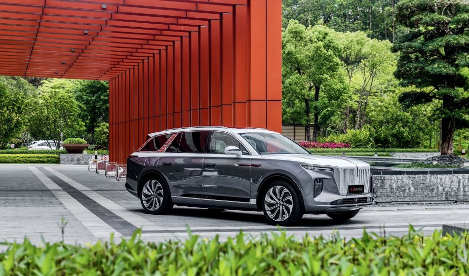 Hongqi E-HS9: luksusa elektroauto no Ķīnas
