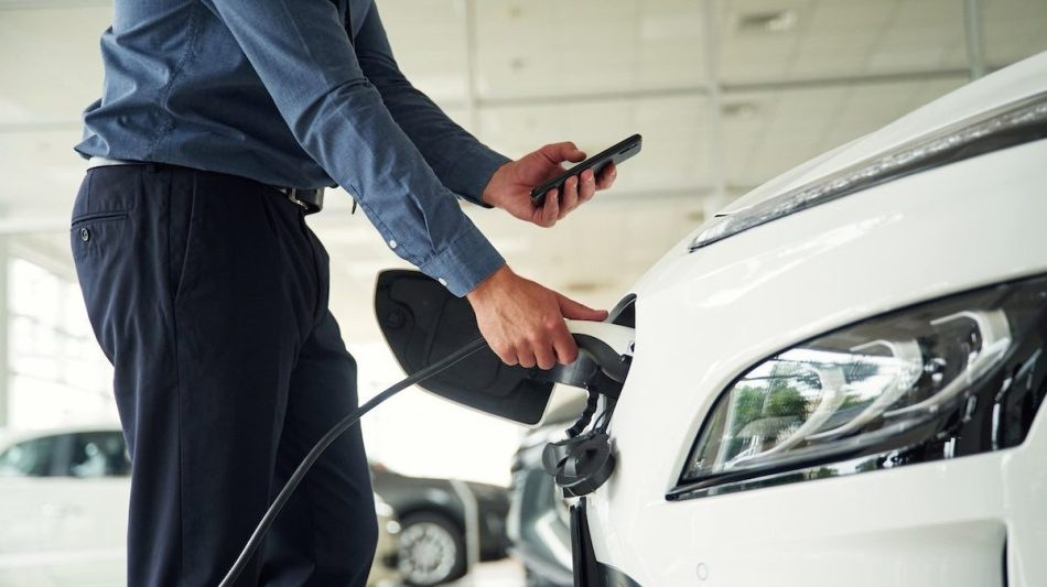 Cik izdevīgs ir elektromobilis?