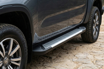 Volkswagen Amarok 2022– Sānu sliekšņi Line (2 gab., alumīnijs) foto 1