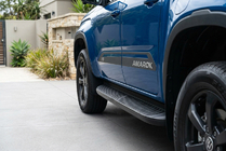 Volkswagen Amarok 2022– Sānu kāpšļi Tayga Black (2 gab., alumīnijs) foto 1