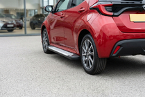 Toyota Yaris/Yaris Cross (XP210) 2020– Sānu pakāpieni Allmond Grey (2 gab., alumīnijs) foto 1