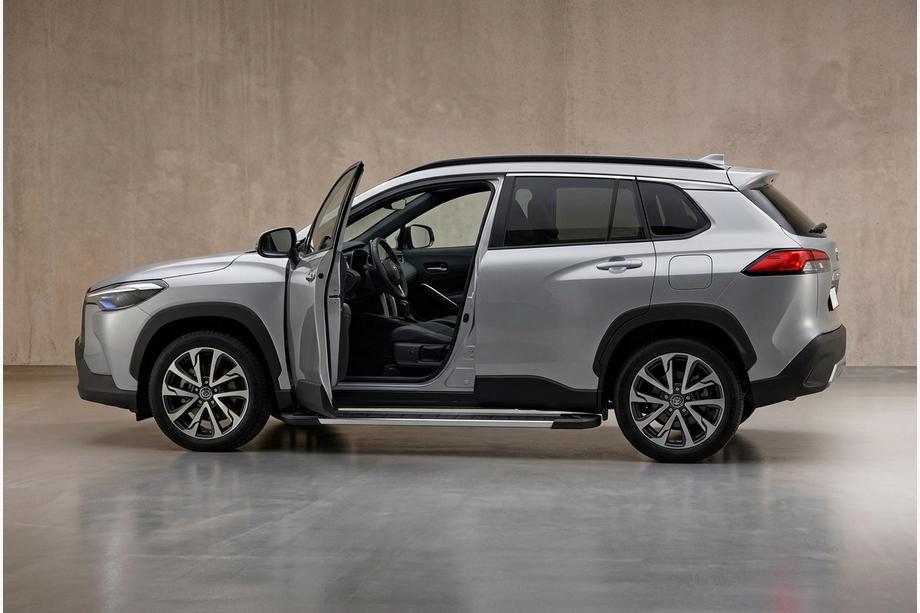 Toyota Corolla Cross 2020– Sānu pakāpieni RedLine V1 (2 gab., alumīnijs) Image