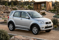 Daihatsu Terios 2006–2017 Sānu sliekšņi Shining V1 (2 gab., alumīnijs) foto 1