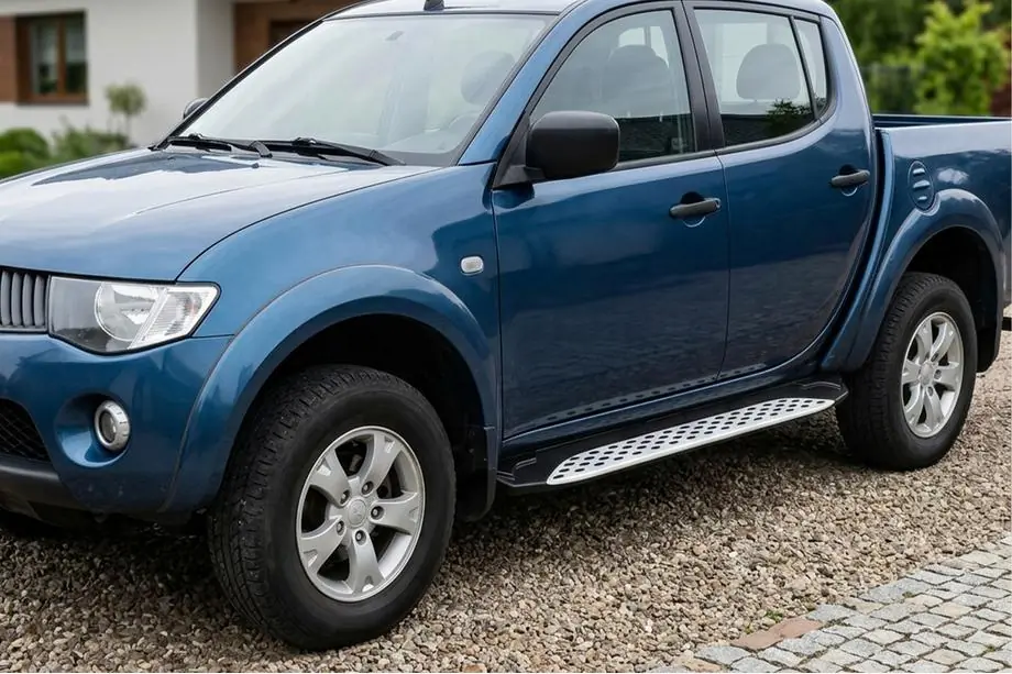 Mitsubishi L200 2006–2015 Sānu sliekšņi Shining V1 (2 gab., alumīnijs) Foto 1