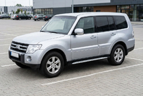 Mitsubishi Pajero Wagon IV 2006–2021 Sānu sliekšņi Shining V1 (2 gab., alumīnijs) foto 1