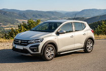 Dacia Sandero 2021– Sānu sliekšņi Shining V1 (2 gab., alumīnijs) foto 1
