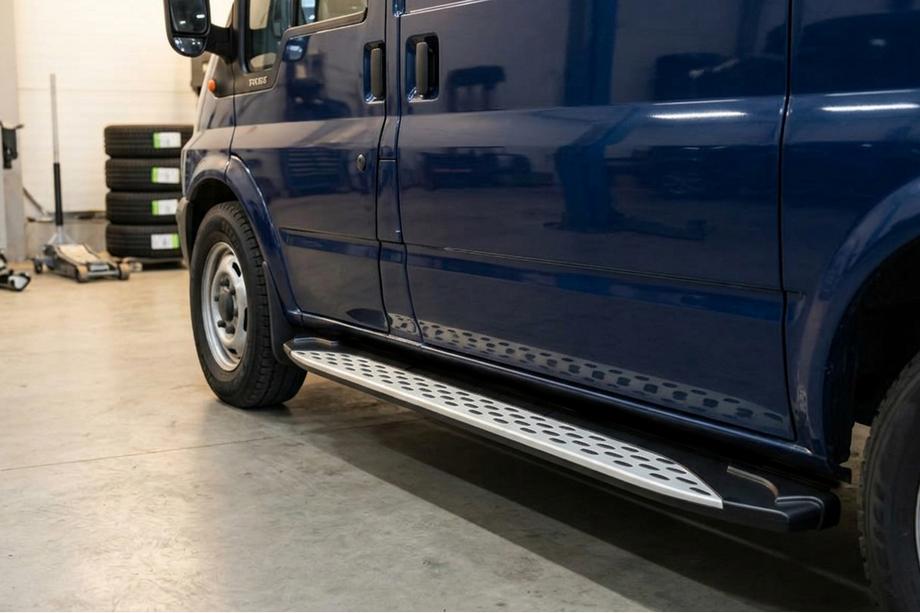 Ford Transit 2000–2014 Shining V1 sānu sliekšņi, L1 (īsais) (2 gab., alumīnijs) Foto 1