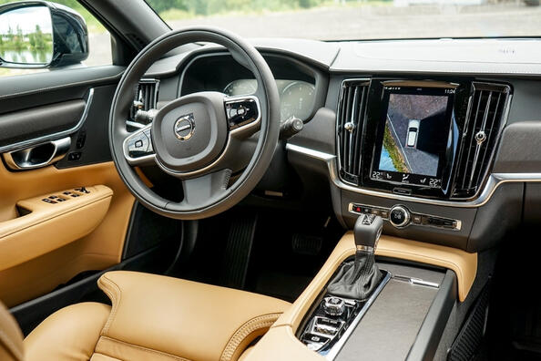 Volvo V90 Cross Country: paaugstinātas caurgājamības universāļa apskats Foto 5