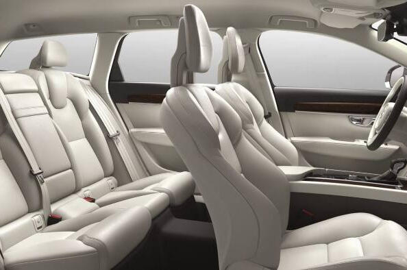 Volvo V90 Cross Country: paaugstinātas caurgājamības universāļa apskats Foto 6