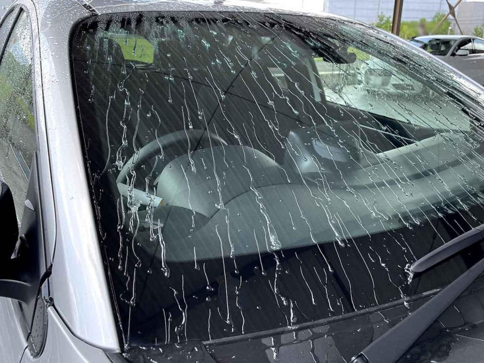 Lietus atgrūdējs auto stikliem: kas tas ir un kā to lietot