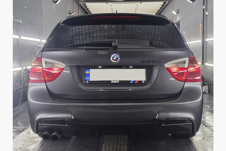BMW 3. sērija E90/E91 2005–2011 Jubilejas emblēma 74 mm (aizmugurējā) Image