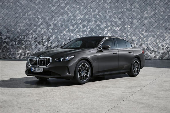 BMW 5 Series: jaunās paaudzes biznesa sedans Foto 1
