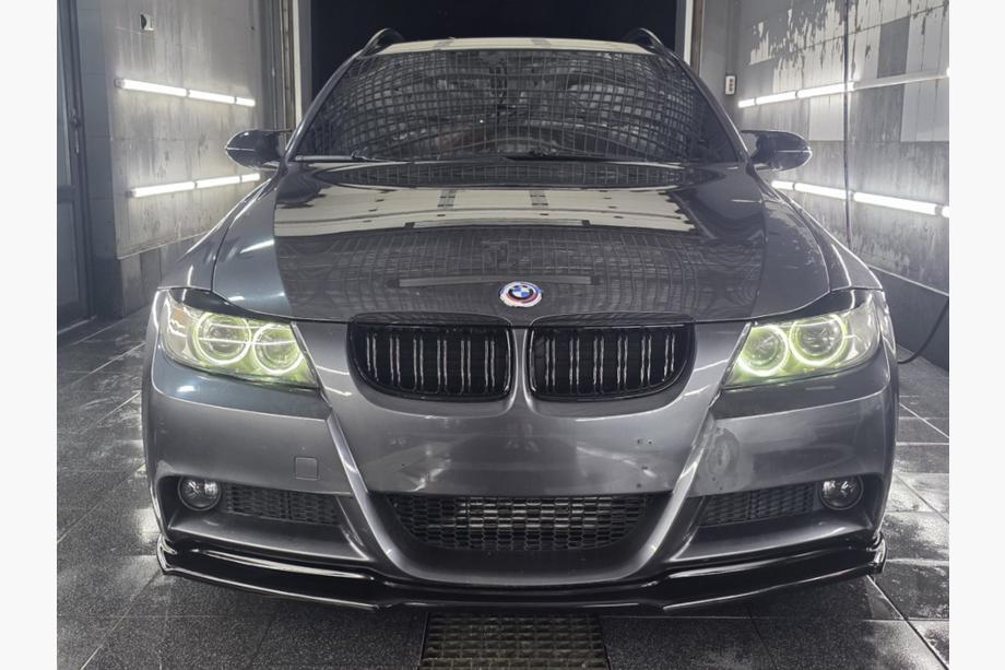 BMW 3. sērija E90/E91 2005–2011 Jubilejas emblēma 82 mm (priekšējā) Image