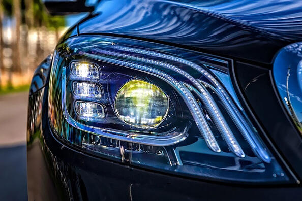 Kā izvēlēties jaunus automašīnas lukturus?