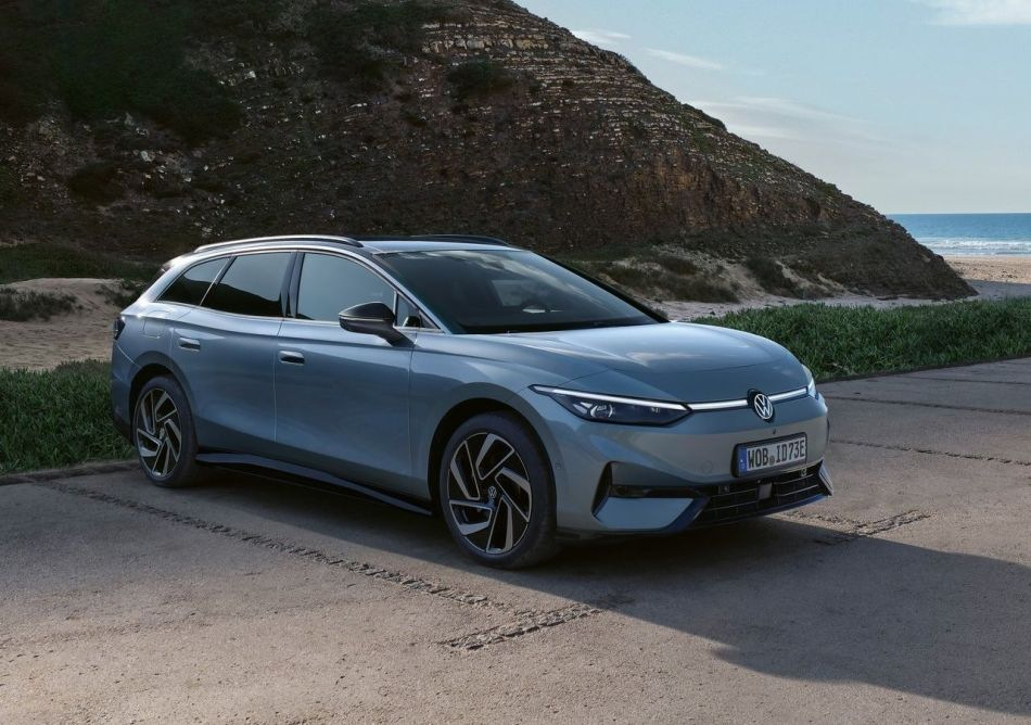 Volkswagen ID.7 Tourer elektriskā universāļa apskats