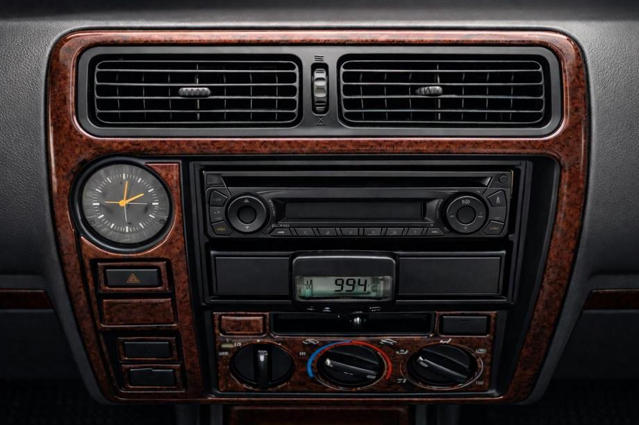 Toyota Land Cruiser 90 Prado 1996–2002 Paneļa uzlikas V2 Image