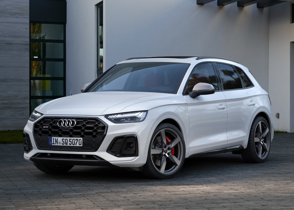 Atjauninātā sportiskā krosovera Audi SQ5 apskats