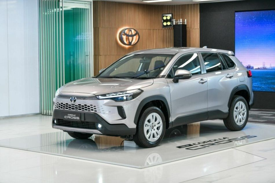 Toyota Corolla Cross: atjaunināts 2024. gada krosovers