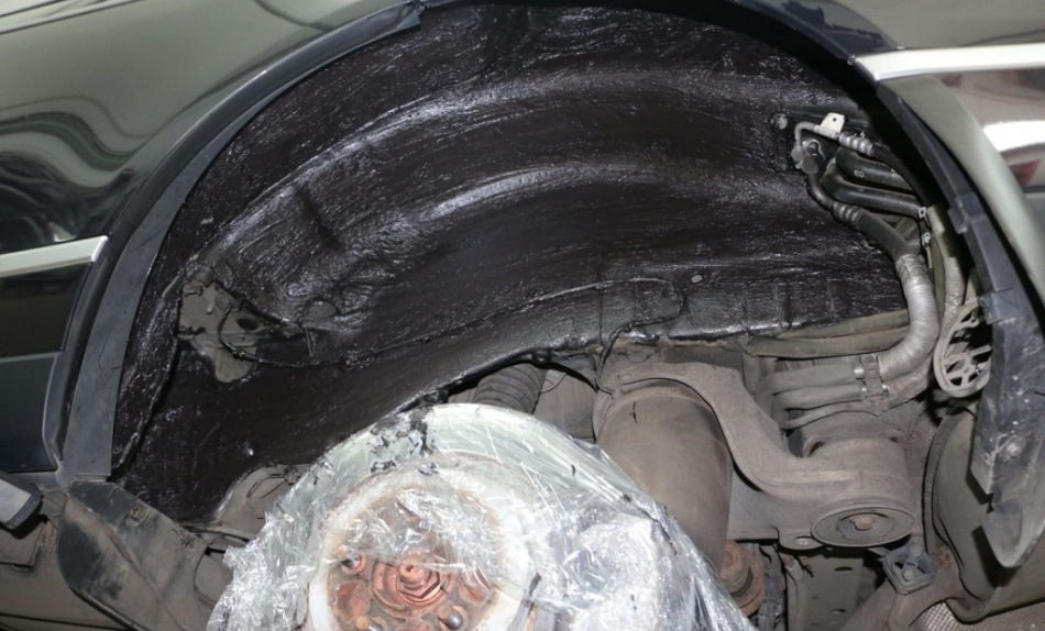 Kas ir šķidrā auto skaņas izolācija: plusi un mīnusi
