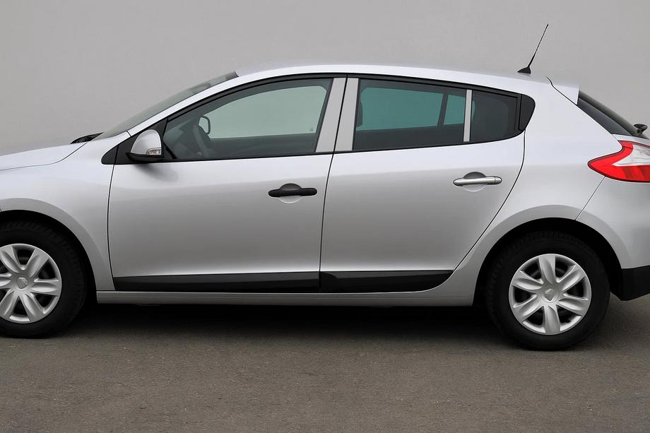 Renault Megane III 2009–2016 Durvju statņu uzlikas (nerūsējošais tērauds) Image