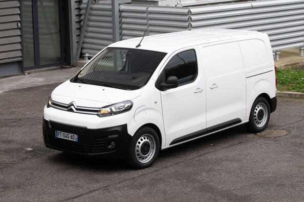 Citroen e-Jumpy: elektriskā furgona apskats