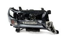 Toyota Land Cruiser 200 2007–2021 Labais priekšējais lukturis 2016+ (Executive) foto 1