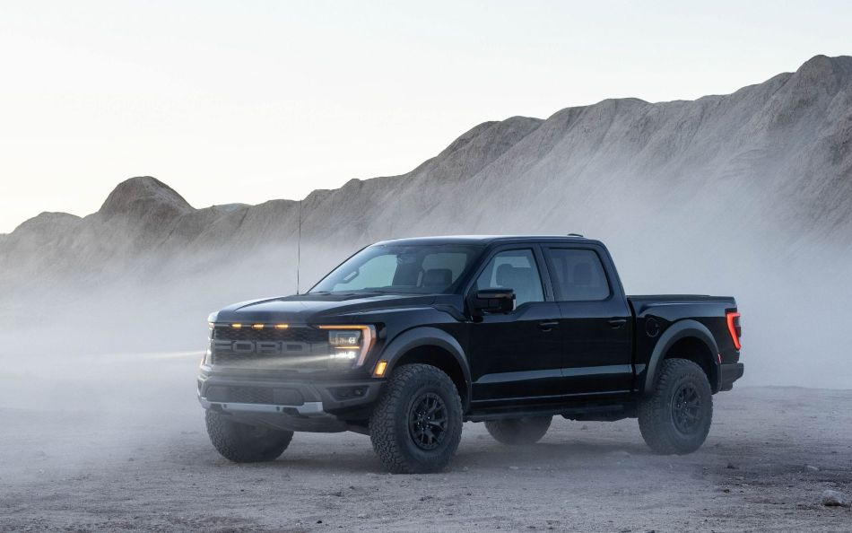 Ford F-150 Raptor: pikaps, kas iekaro bezceļus