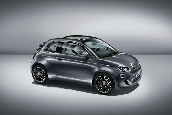 Fiat 500e Cabrio: stilīgs elektriskais kabriolets pilsētai