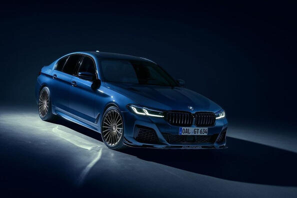 Apskats: augstas veiktspējas sedans Alpina B5