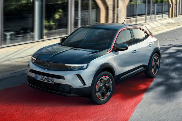 Opel Mokka otrās paaudzes kompaktā pilsētas krosovera apskats