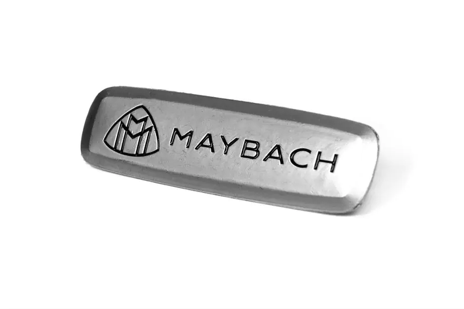 Mercedes-Benz Maybach alumīnija emblēma auto paklājiņiem (1 gab.) Foto 2