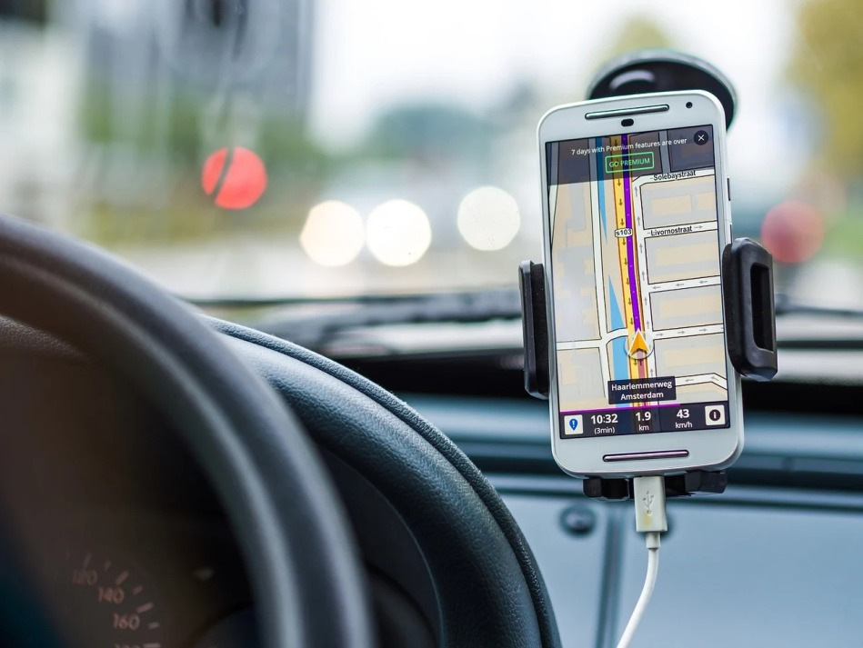 Mobilās lietotnes autovadītājiem: neaizstājami palīgi ceļā