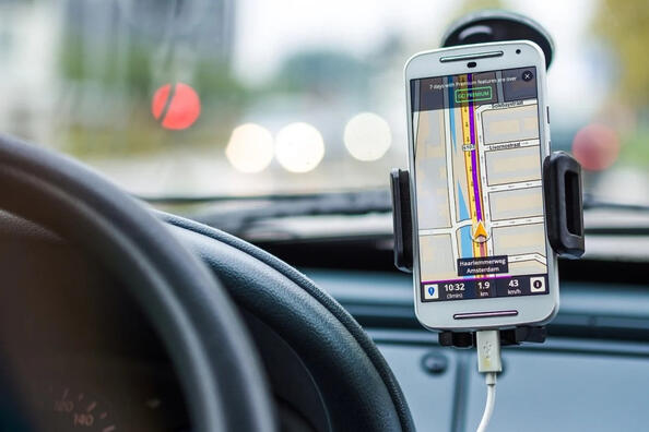 Mobilās lietotnes autovadītājiem: neaizstājami palīgi ceļā