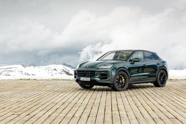 Porsche Cayenne Coupe: luksusa krosovers ar atjaunotu izskatu