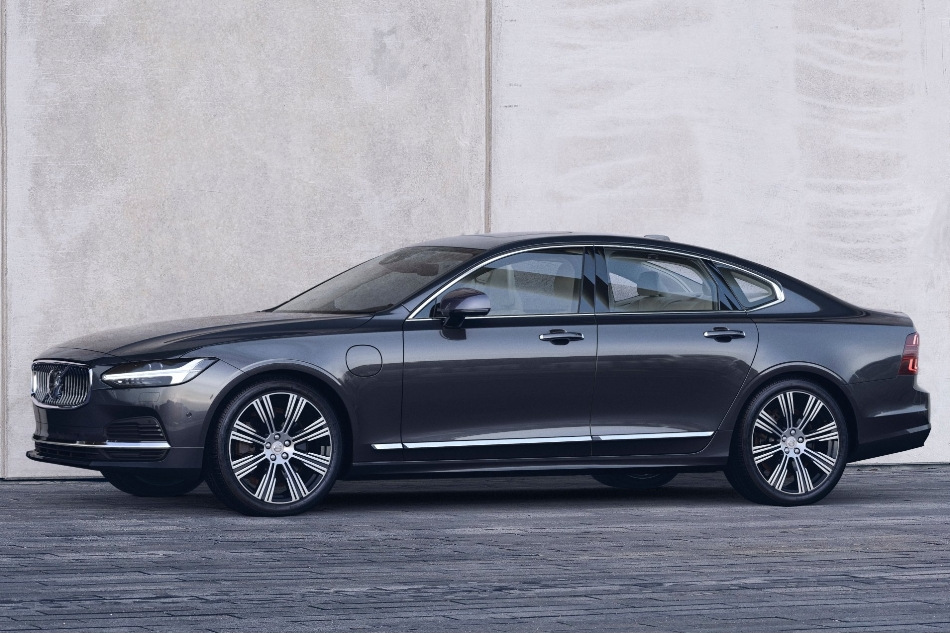 Atjaunotā premium sedana Volvo S90 apskats
