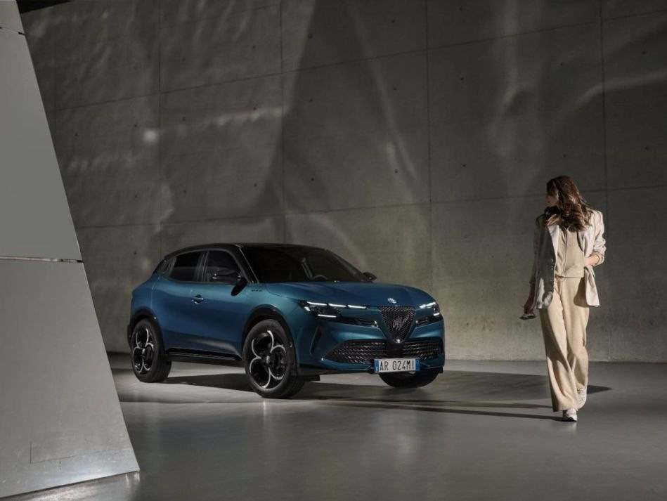 Alfa Romeo Junior 2024 krosovera apskats