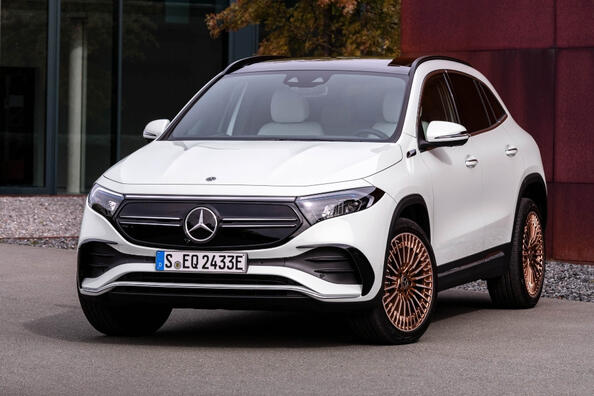 Mercedes-Benz EQA elektriskā krosovera apskats