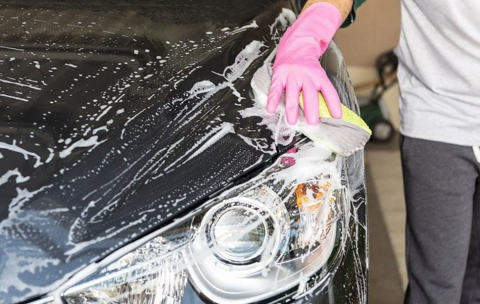 Kā izvēlēties auto šampūnu: mazgājam auto pareizi