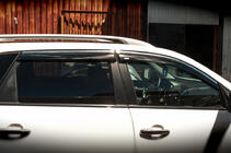 Kia Sorento II XM 2009–2014 Logu vēja deflektori ar hromētu līsti (4 gab., Niken) foto 3
