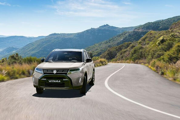 Atjauninātais Suzuki Vitara 2024: kompaktā krosovera apskats