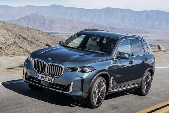 Atjaunināts BMW X5: greznība, tehnoloģijas un sportisks gars Foto 3