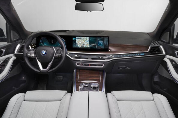 Atjaunināts BMW X5: greznība, tehnoloģijas un sportisks gars Foto 6