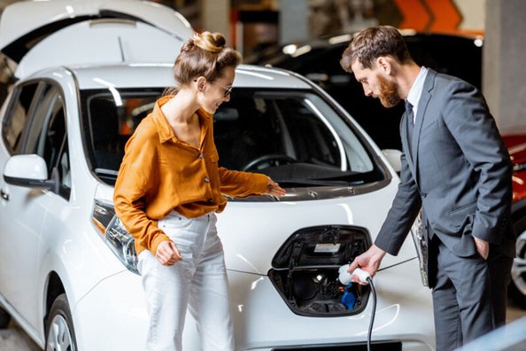 Kam pievērst uzmanību, pērkot lietotu elektromobili