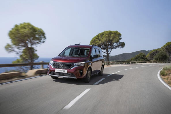 Nissan Townstar Combi: praktiska minivena apskats