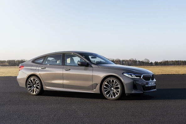 Apskats: augsto tehnoloģiju liftbeks BMW 6 Series Gran Turismo