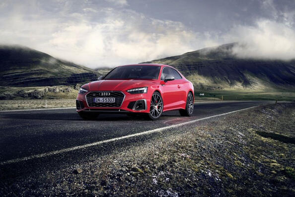 Apskats: augstas veiktspējas Audi S5 Coupe