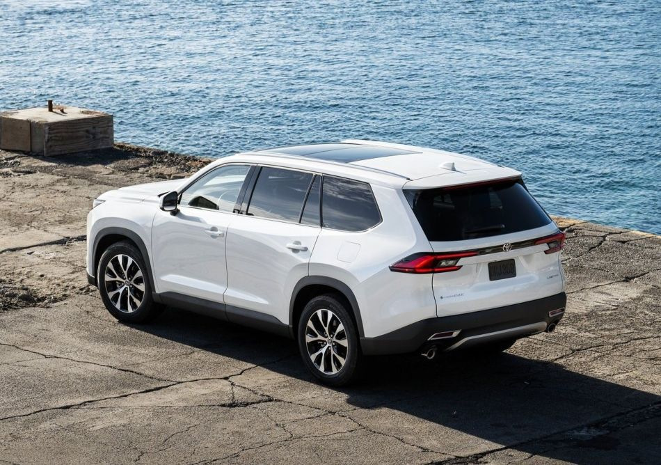 Toyota Grand Highlander lielizmēra krosovera apskats